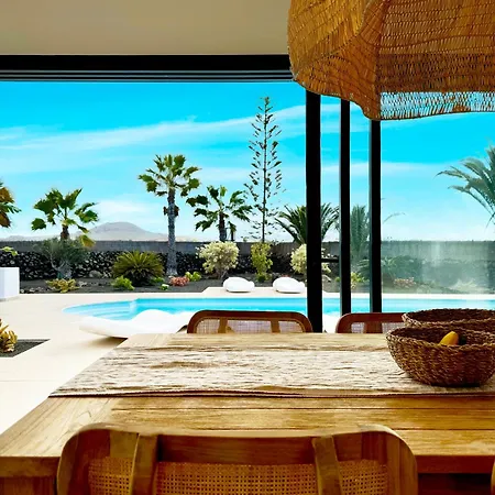 Villa Las Palmeras - Authentique Situee En Plein Centre Du Village